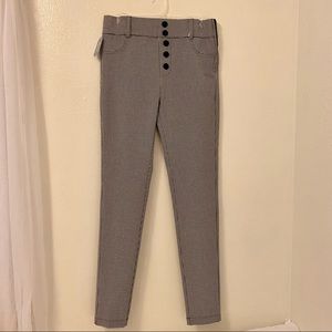 Pin Up style pants with side zip for perfect fit